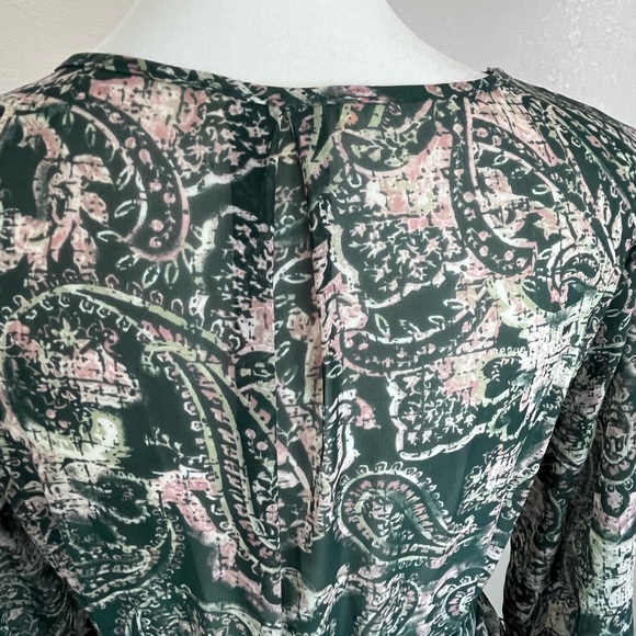 💚 Emerald Printed Wrap Maxi Dress – Elegant & Flowy - Picture 15 of 16